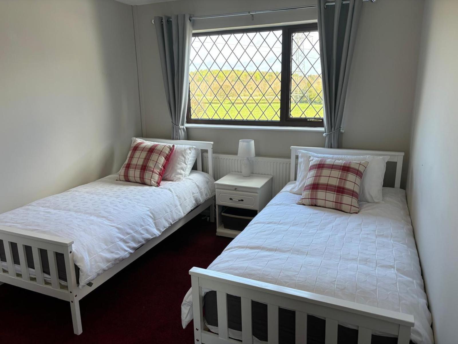 2 Bedroom Bungalow Rhosllanerchrugog Екстериор снимка